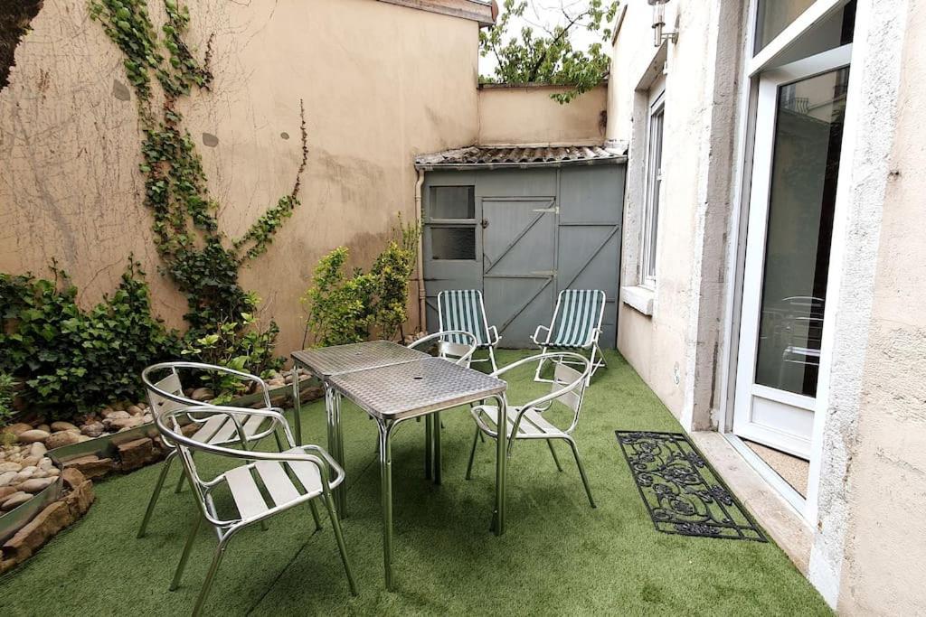 Classe 4 Etoiles - Cybele - Centre Ville 2 Chambres, Cour Privative Et Garage Виен Екстериор снимка