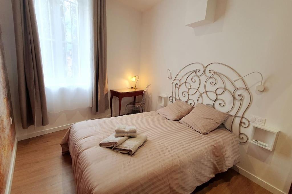 Classe 4 Etoiles - Cybele - Centre Ville 2 Chambres, Cour Privative Et Garage Виен Екстериор снимка